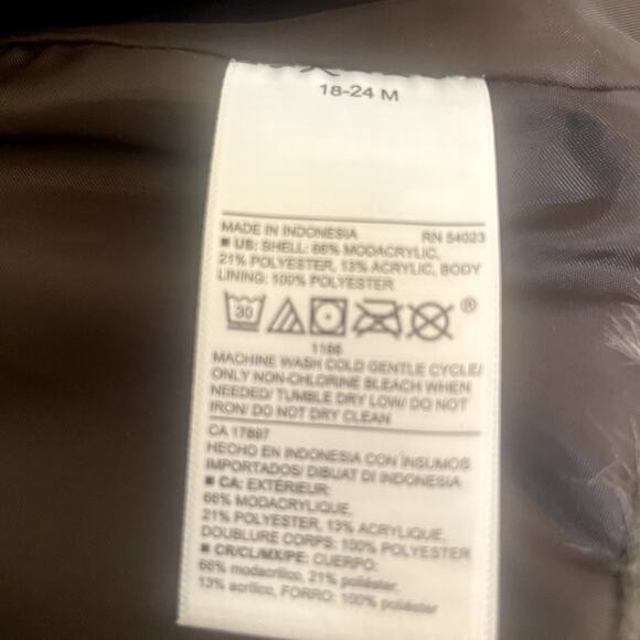 Old Navy Faux Fur Vest Baby Size 18-24 Months - Picture 3 of 3